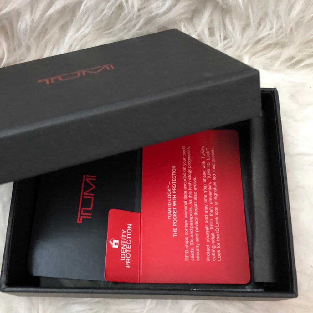 🆕 Tumi Wallet Box & Paper Bag - Picture 2 of 8